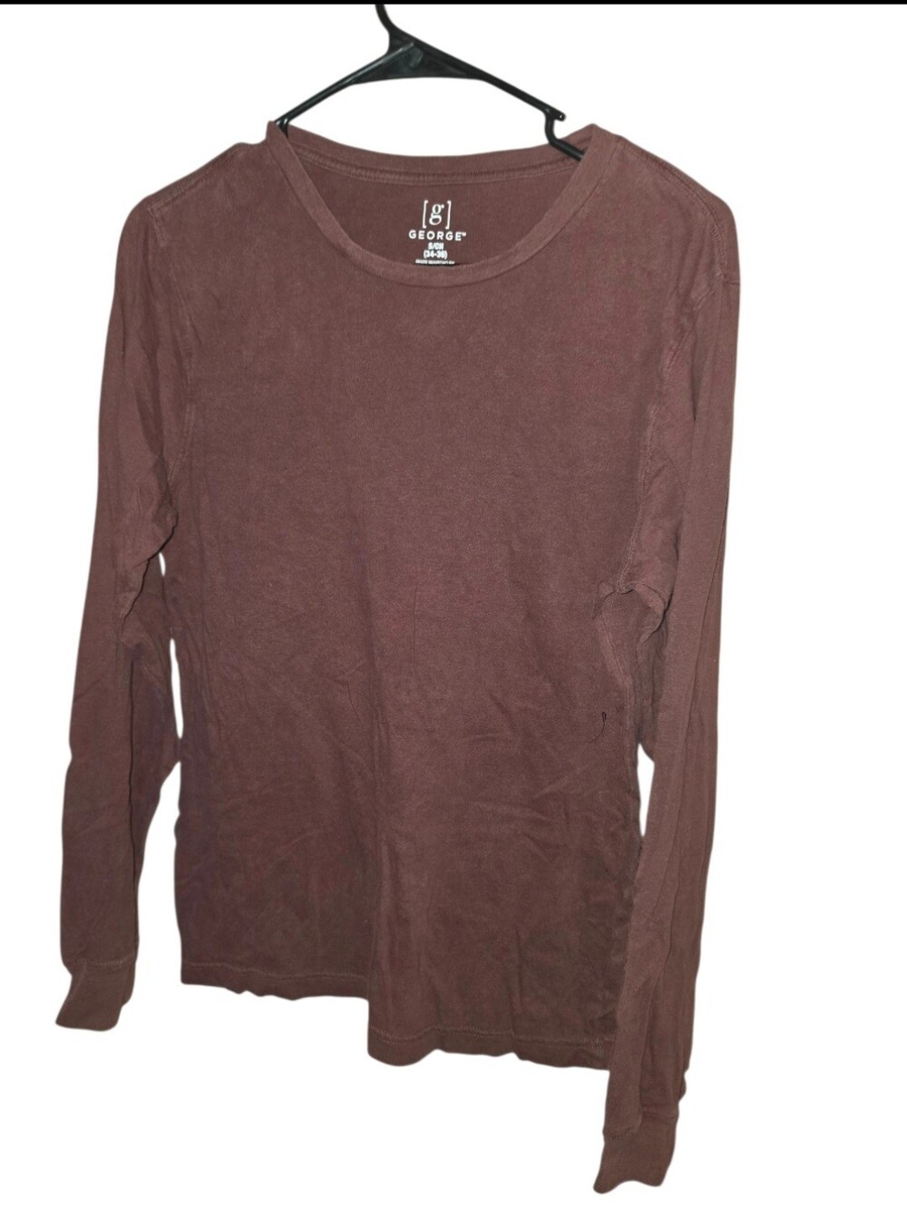 8/11/32.Mens George Long Sleeve Top(PRICE IS FIRM IF YOUR JUST BUYING THIS ITEM)